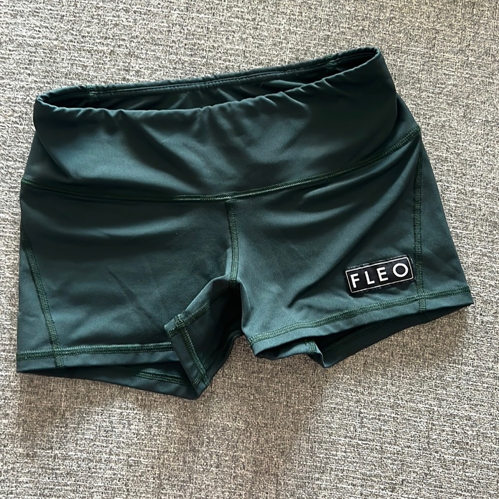 Teal fleo shorts size small EUC spandex